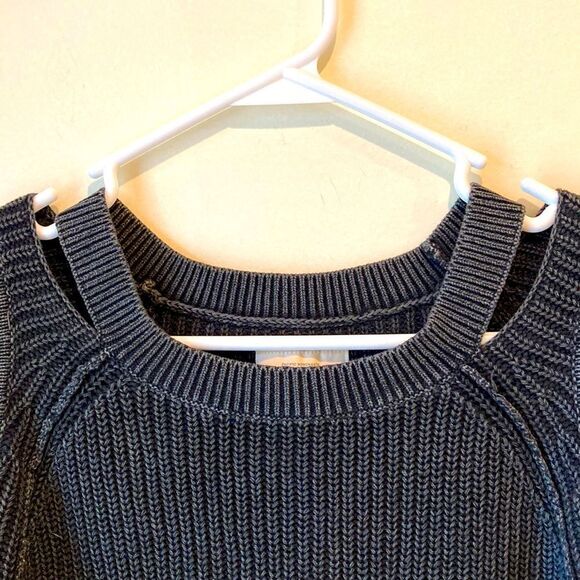 Hollister black garment dyed sweater Size Small - Picture 4 of 5